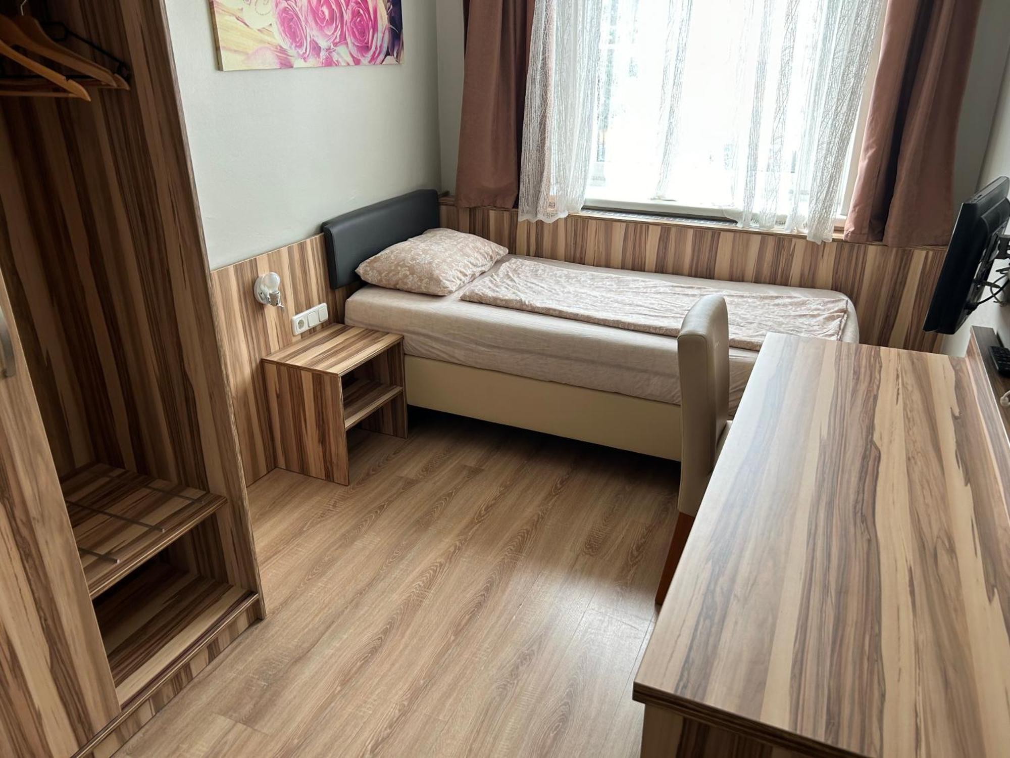 "Am Limes" Hotel 엔스 외부 사진