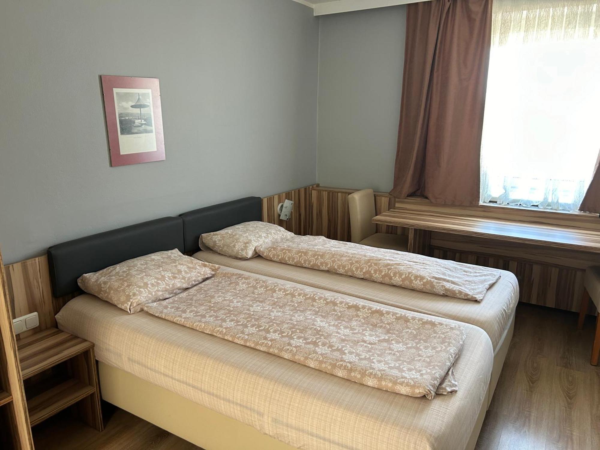 "Am Limes" Hotel 엔스 외부 사진