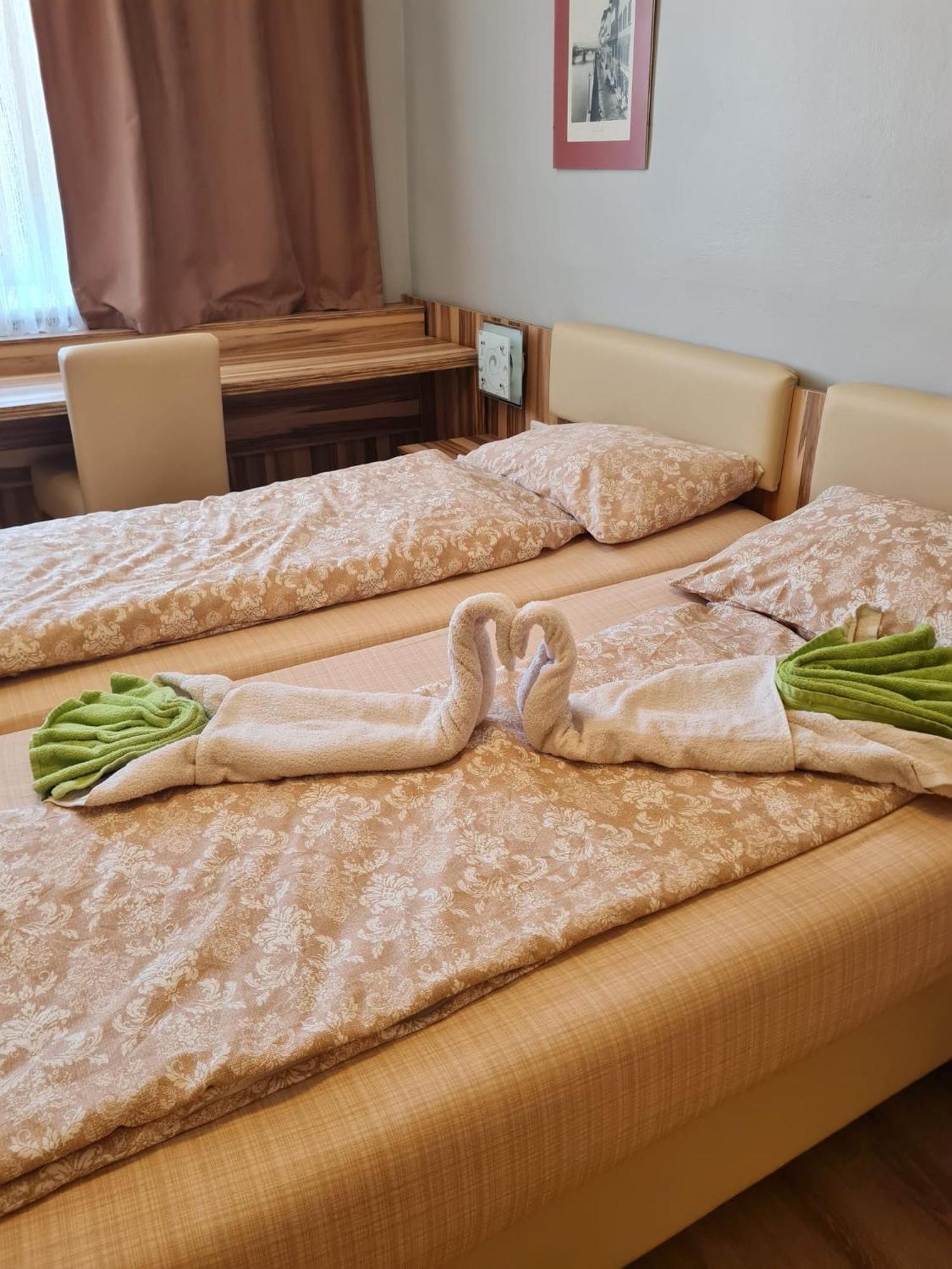 "Am Limes" Hotel 엔스 외부 사진